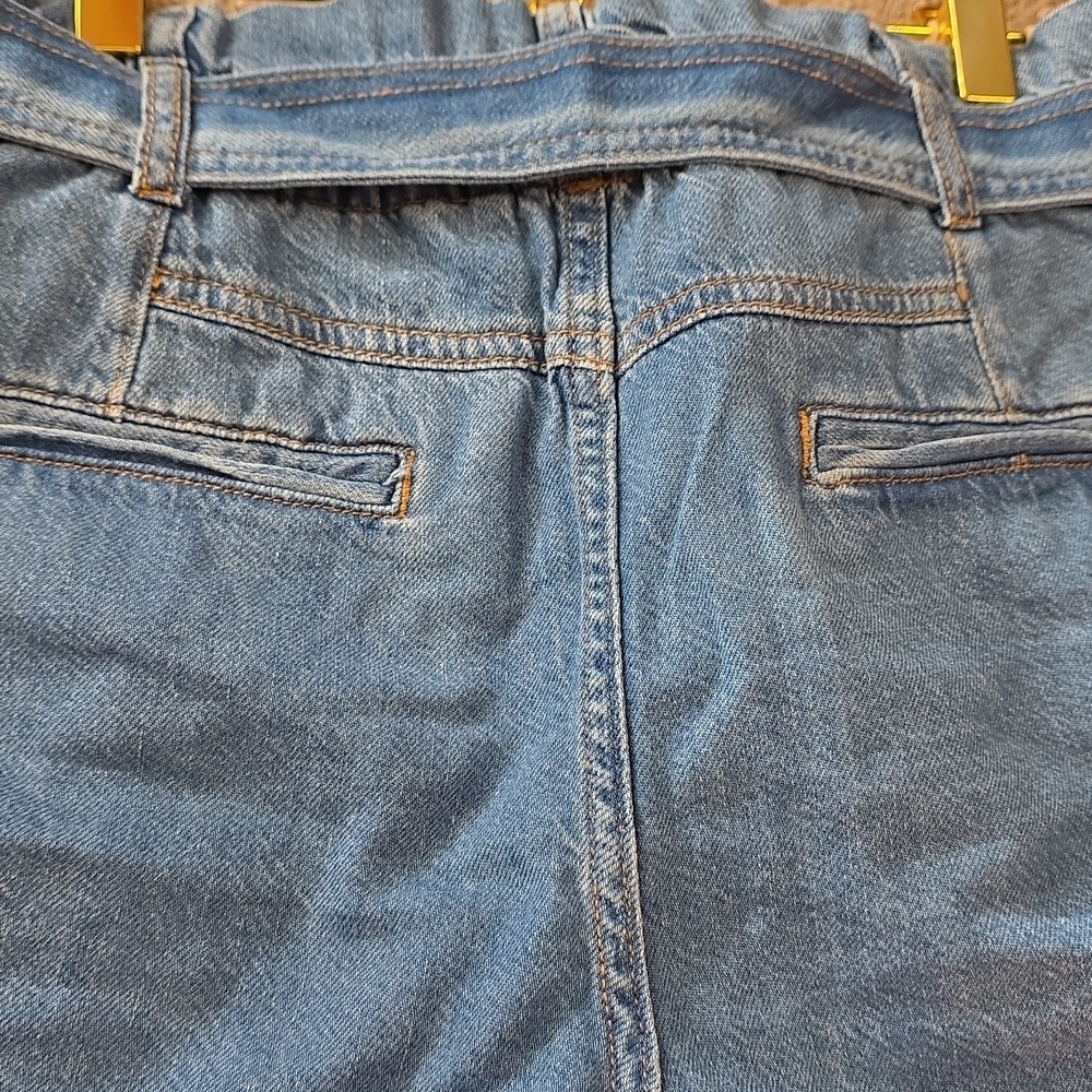 Anthropologie PILCRO Pull On Denim Shorts with Belt And Pockets Size MEDIUM - Picture 9 of 15